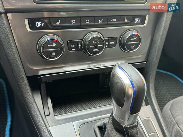 Синій Фольксваген e-Golf, об'ємом двигуна 0 л та пробігом 72 тис. км за 9500 $, фото 32 на Automoto.ua