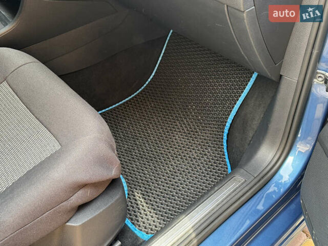 Синій Фольксваген e-Golf, об'ємом двигуна 0 л та пробігом 72 тис. км за 9500 $, фото 45 на Automoto.ua