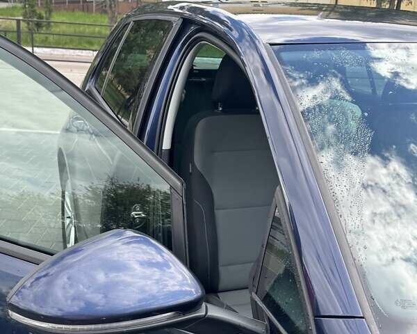 Синий Фольксваген e-Golf, объемом двигателя 0 л и пробегом 118 тыс. км за 10600 $, фото 9 на Automoto.ua