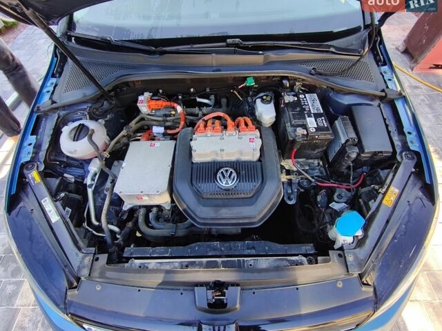 Синий Фольксваген e-Golf, объемом двигателя 0 л и пробегом 125 тыс. км за 8900 $, фото 19 на Automoto.ua