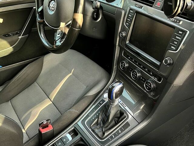 Синий Фольксваген e-Golf, объемом двигателя 85 л и пробегом 175 тыс. км за 7800 $, фото 6 на Automoto.ua