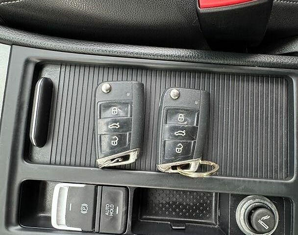 Синий Фольксваген e-Golf, объемом двигателя 0 л и пробегом 123 тыс. км за 9350 $, фото 59 на Automoto.ua