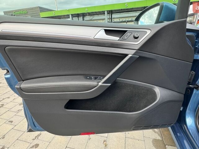 Синий Фольксваген e-Golf, объемом двигателя 0 л и пробегом 123 тыс. км за 9350 $, фото 52 на Automoto.ua