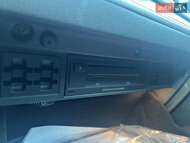 Синій Фольксваген e-Golf, об'ємом двигуна 0 л та пробігом 99 тис. км за 9500 $, фото 35 на Automoto.ua