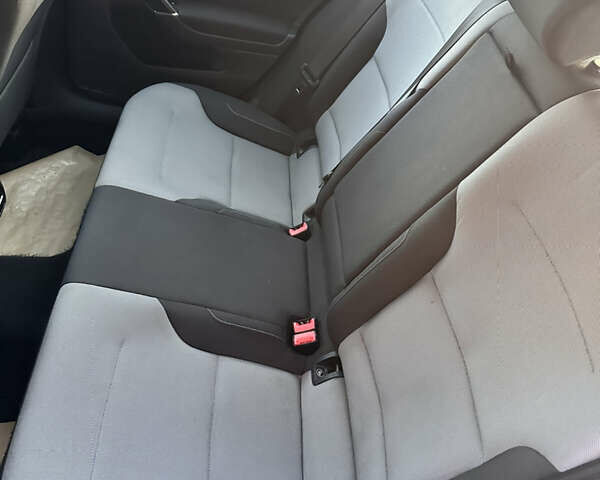 Синий Фольксваген e-Golf, объемом двигателя 0 л и пробегом 170 тыс. км за 7700 $, фото 10 на Automoto.ua