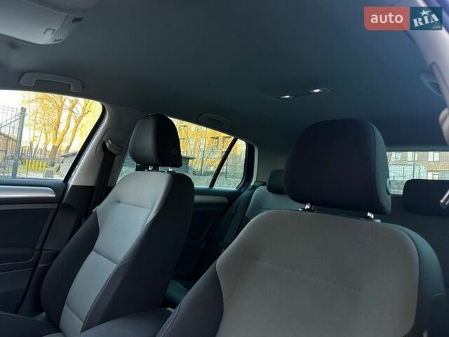 Синий Фольксваген e-Golf, объемом двигателя 0 л и пробегом 130 тыс. км за 7999 $, фото 34 на Automoto.ua