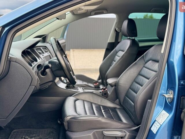 Синий Фольксваген e-Golf, объемом двигателя 0 л и пробегом 123 тыс. км за 9350 $, фото 61 на Automoto.ua