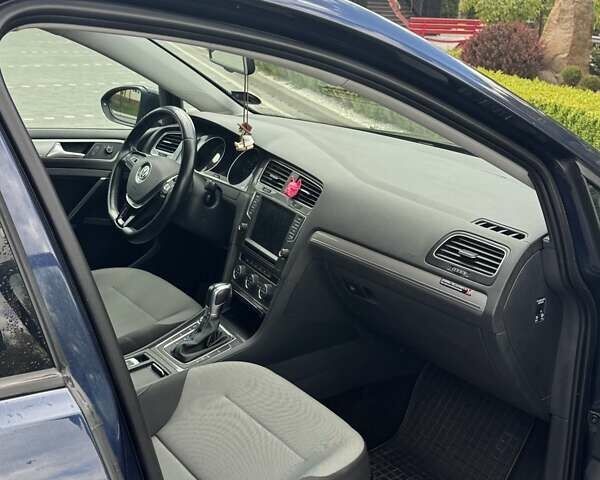 Синий Фольксваген e-Golf, объемом двигателя 0 л и пробегом 118 тыс. км за 10600 $, фото 6 на Automoto.ua