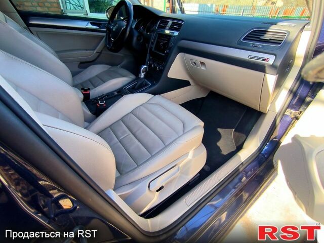 Синий Фольксваген e-Golf, объемом двигателя 0.12 л и пробегом 117 тыс. км за 10700 $, фото 10 на Automoto.ua