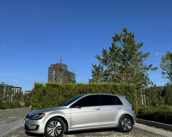 Синий Фольксваген e-Golf, объемом двигателя 0 л и пробегом 93 тыс. км за 9999 $, фото 6 на Automoto.ua