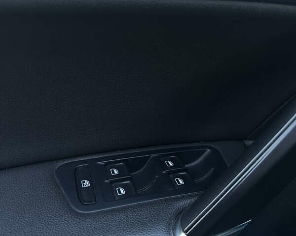 Синій Фольксваген e-Golf, об'ємом двигуна 0 л та пробігом 99 тис. км за 9500 $, фото 32 на Automoto.ua