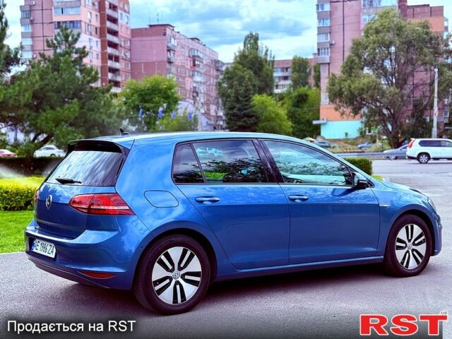 Синий Фольксваген e-Golf, объемом двигателя 0 л и пробегом 200 тыс. км за 9900 $, фото 2 на Automoto.ua