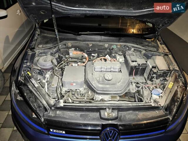 Синий Фольксваген e-Golf, объемом двигателя 0 л и пробегом 109 тыс. км за 8750 $, фото 3 на Automoto.ua