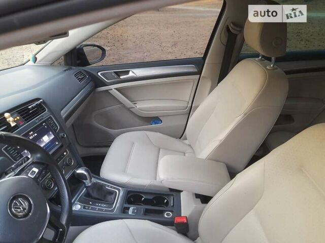 Синий Фольксваген e-Golf, объемом двигателя 0 л и пробегом 98 тыс. км за 9100 $, фото 14 на Automoto.ua