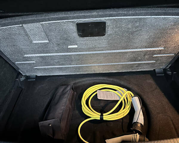 Синий Фольксваген e-Golf, объемом двигателя 0 л и пробегом 145 тыс. км за 9555 $, фото 19 на Automoto.ua