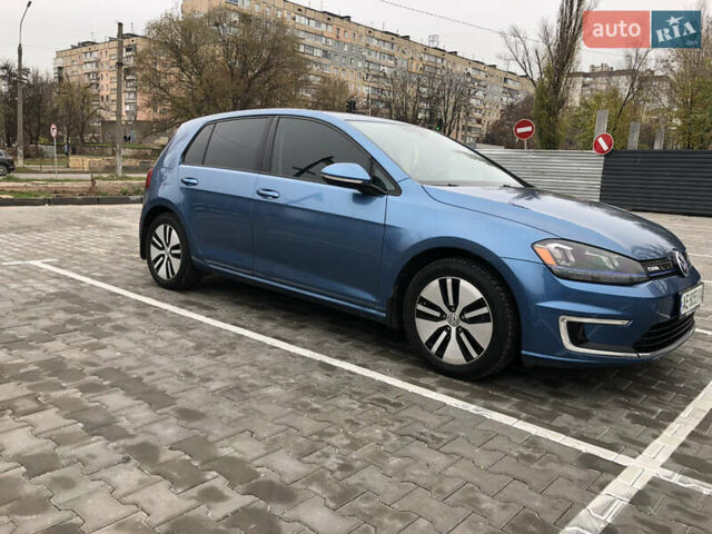 Синий Фольксваген e-Golf, объемом двигателя 0 л и пробегом 117 тыс. км за 10600 $, фото 9 на Automoto.ua