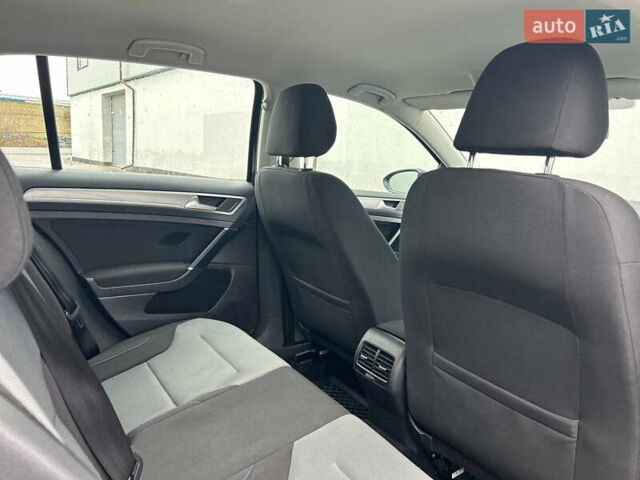 Синий Фольксваген e-Golf, объемом двигателя 0 л и пробегом 89 тыс. км за 8500 $, фото 16 на Automoto.ua