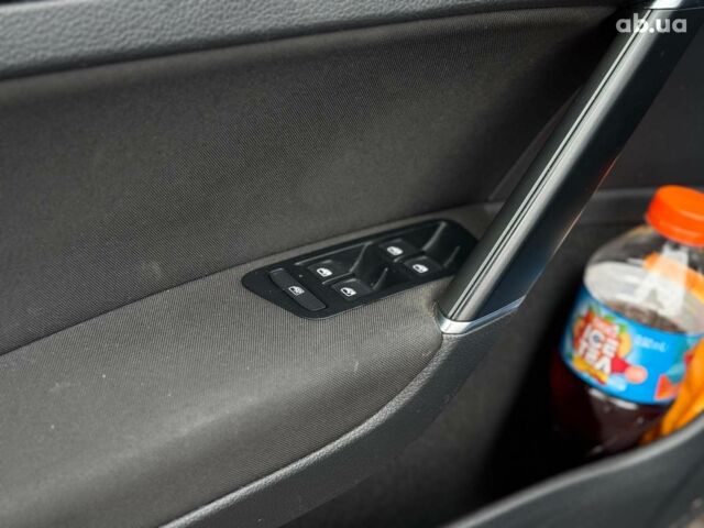 Синій Фольксваген e-Golf, об'ємом двигуна 0 л та пробігом 146 тис. км за 10490 $, фото 20 на Automoto.ua