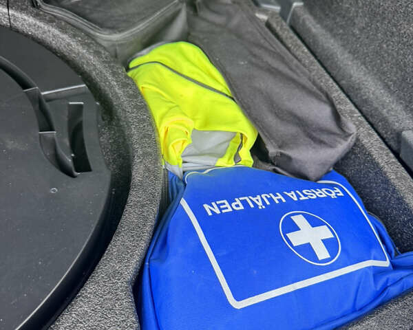 Синий Фольксваген e-Golf, объемом двигателя 0 л и пробегом 99 тыс. км за 9500 $, фото 75 на Automoto.ua