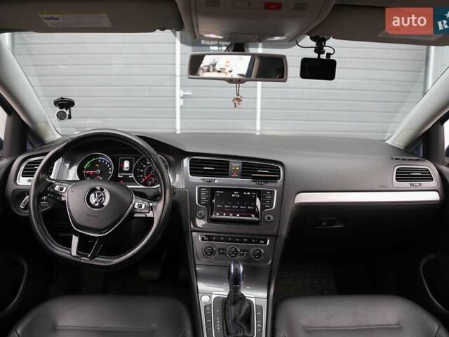 Синий Фольксваген e-Golf, объемом двигателя 0 л и пробегом 96 тыс. км за 9900 $, фото 13 на Automoto.ua