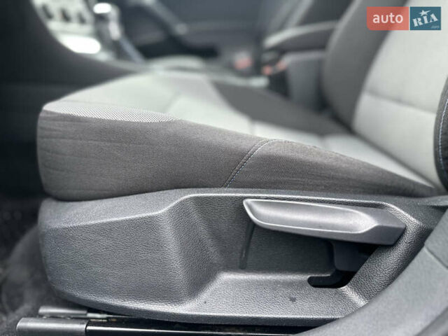 Синий Фольксваген e-Golf, объемом двигателя 0 л и пробегом 168 тыс. км за 7350 $, фото 55 на Automoto.ua