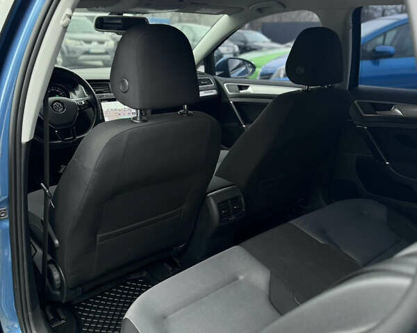 Синий Фольксваген e-Golf, объемом двигателя 0 л и пробегом 71 тыс. км за 8200 $, фото 55 на Automoto.ua