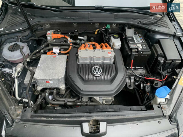 Синий Фольксваген e-Golf, объемом двигателя 0 л и пробегом 63 тыс. км за 9500 $, фото 26 на Automoto.ua