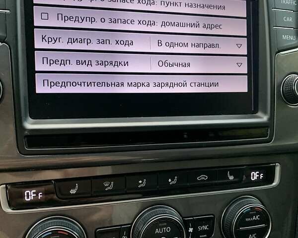 Синий Фольксваген e-Golf, объемом двигателя 0 л и пробегом 139 тыс. км за 10350 $, фото 49 на Automoto.ua