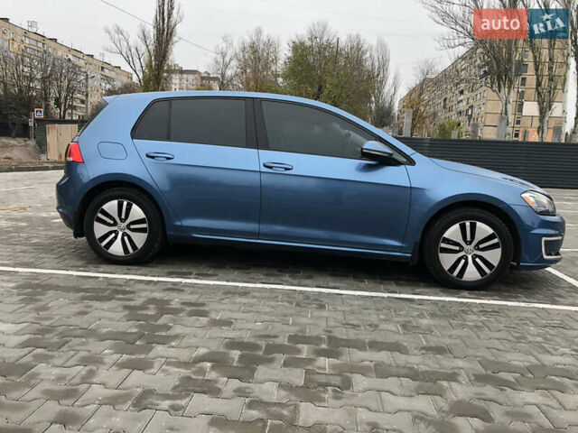 Синий Фольксваген e-Golf, объемом двигателя 0 л и пробегом 117 тыс. км за 10600 $, фото 10 на Automoto.ua
