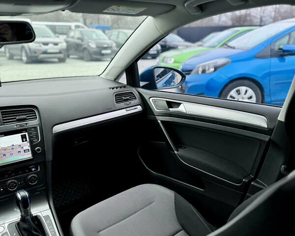 Синий Фольксваген e-Golf, объемом двигателя 0 л и пробегом 71 тыс. км за 8200 $, фото 31 на Automoto.ua