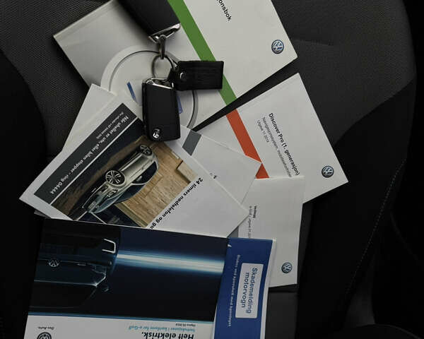 Синий Фольксваген e-Golf, объемом двигателя 0 л и пробегом 71 тыс. км за 8200 $, фото 54 на Automoto.ua