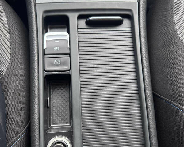 Синий Фольксваген e-Golf, объемом двигателя 0 л и пробегом 99 тыс. км за 9500 $, фото 45 на Automoto.ua