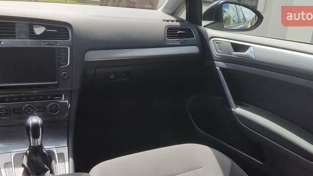 Синий Фольксваген e-Golf, объемом двигателя 0 л и пробегом 110 тыс. км за 8750 $, фото 6 на Automoto.ua