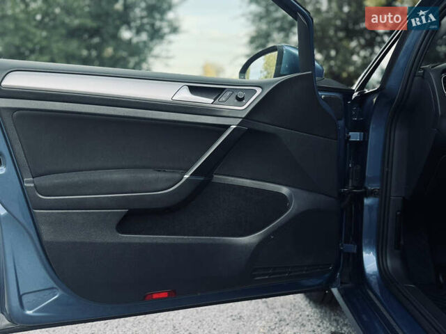 Синий Фольксваген e-Golf, объемом двигателя 0 л и пробегом 132 тыс. км за 9150 $, фото 16 на Automoto.ua