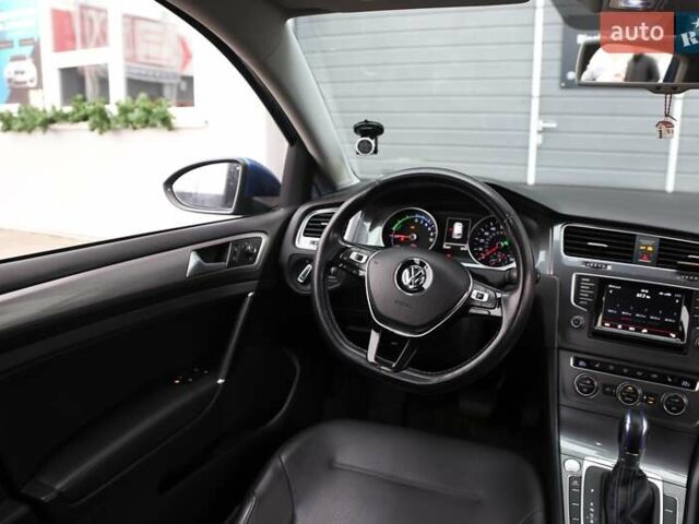 Синий Фольксваген e-Golf, объемом двигателя 0 л и пробегом 96 тыс. км за 9900 $, фото 12 на Automoto.ua