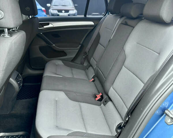 Синий Фольксваген e-Golf, объемом двигателя 0 л и пробегом 71 тыс. км за 8200 $, фото 56 на Automoto.ua