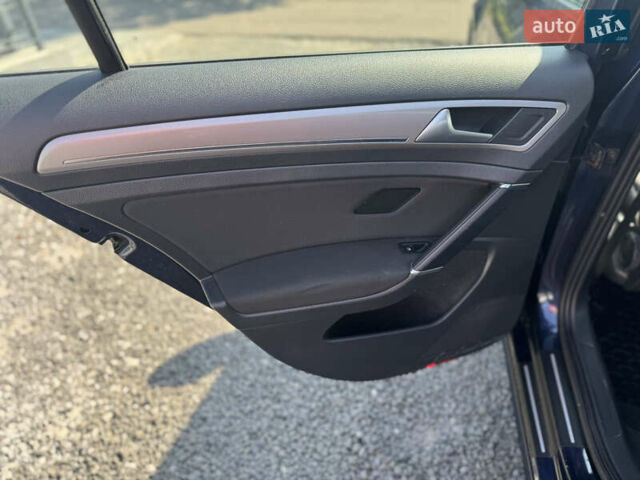 Синий Фольксваген e-Golf, объемом двигателя 0 л и пробегом 195 тыс. км за 7700 $, фото 17 на Automoto.ua