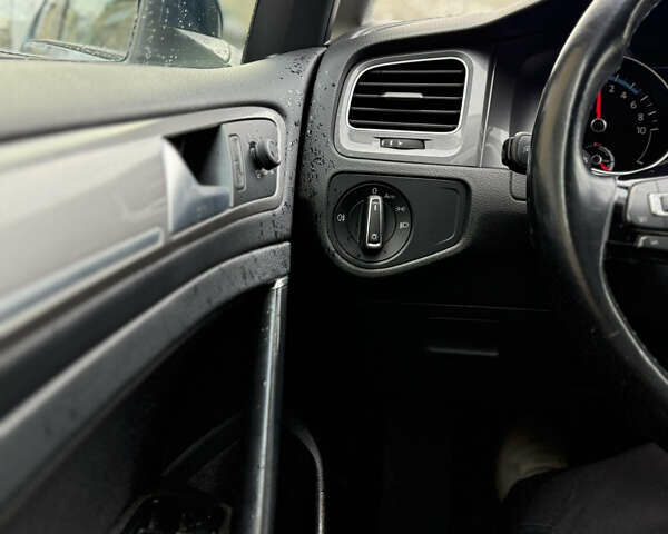 Синій Фольксваген e-Golf, об'ємом двигуна 0 л та пробігом 101 тис. км за 7500 $, фото 16 на Automoto.ua