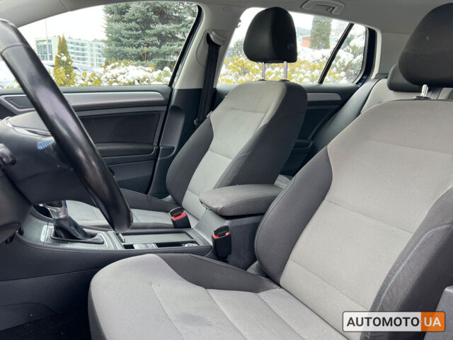 Синій Фольксваген e-Golf, об'ємом двигуна 24 л та пробігом 131 тис. км за 8900 $, фото 15 на Automoto.ua