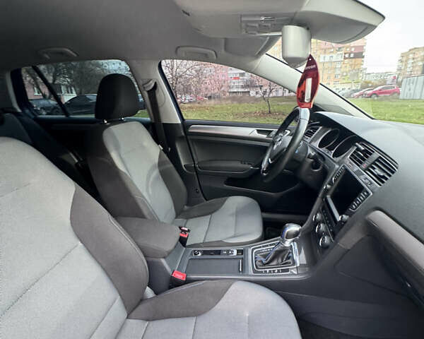 Синий Фольксваген e-Golf, объемом двигателя 0 л и пробегом 99 тыс. км за 9500 $, фото 42 на Automoto.ua