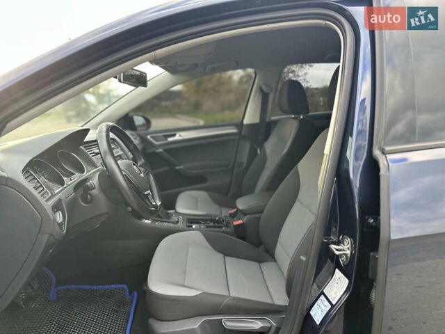 Синій Фольксваген e-Golf, об'ємом двигуна 0 л та пробігом 135 тис. км за 8350 $, фото 29 на Automoto.ua