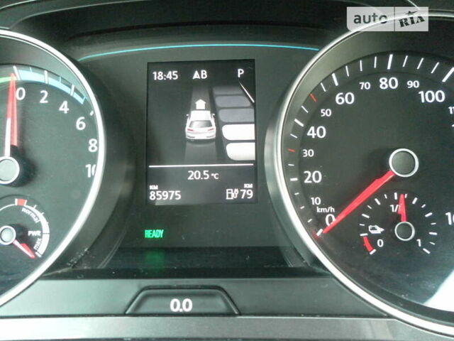 Синий Фольксваген e-Golf, объемом двигателя 0 л и пробегом 88 тыс. км за 9950 $, фото 30 на Automoto.ua