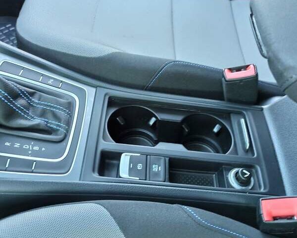 Синій Фольксваген e-Golf, об'ємом двигуна 0 л та пробігом 88 тис. км за 9750 $, фото 32 на Automoto.ua
