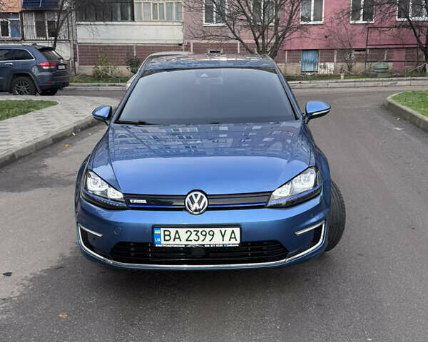 Синий Фольксваген e-Golf, объемом двигателя 0 л и пробегом 99 тыс. км за 9500 $, фото 2 на Automoto.ua