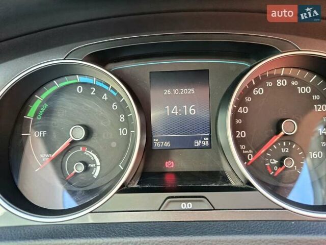 Синий Фольксваген e-Golf, объемом двигателя 0 л и пробегом 74 тыс. км за 12000 $, фото 10 на Automoto.ua