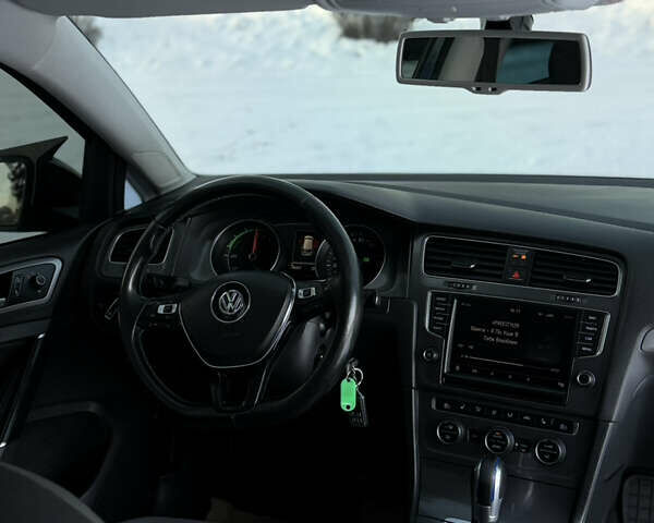 Синий Фольксваген e-Golf, объемом двигателя 0 л и пробегом 146 тыс. км за 7900 $, фото 23 на Automoto.ua