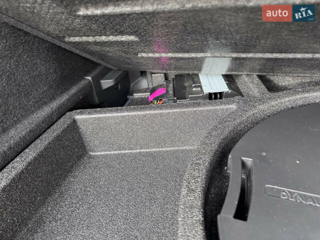 Синий Фольксваген e-Golf, объемом двигателя 0 л и пробегом 99 тыс. км за 9500 $, фото 69 на Automoto.ua