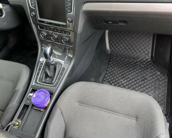 Синий Фольксваген e-Golf, объемом двигателя 0 л и пробегом 118 тыс. км за 8400 $, фото 15 на Automoto.ua