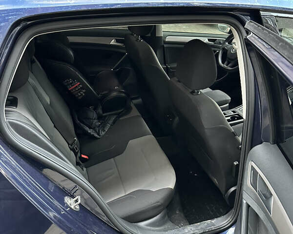 Синий Фольксваген e-Golf, объемом двигателя 0 л и пробегом 111 тыс. км за 8200 $, фото 20 на Automoto.ua
