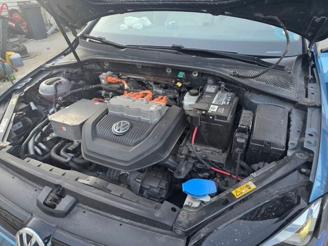 Синий Фольксваген e-Golf, объемом двигателя 0 л и пробегом 135 тыс. км за 8900 $, фото 13 на Automoto.ua